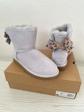 NEW UGG Mini Bailey Bow Retro Spots Cozy Suede Lined Boots Size 6